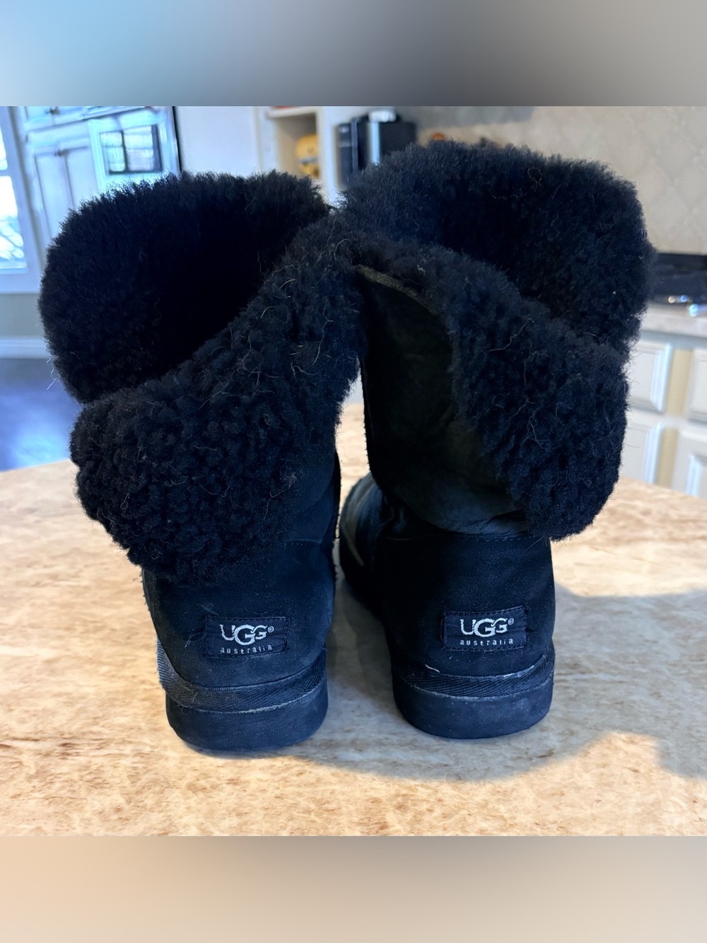 ⚫️ WOMENS UGG BAILEY BOOT - SIZE 9 ⚫️